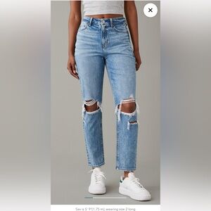AE strigid distressed mom jean NWOT